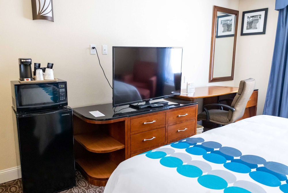 Days Inn by Wyndham College Park Atlanta Airport South 45/59