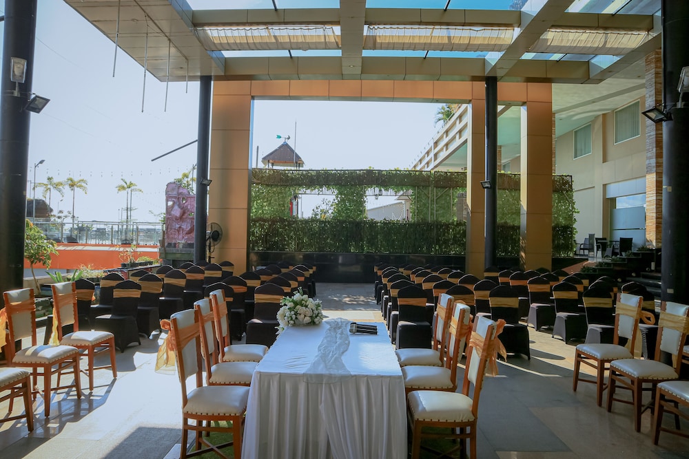 Grand Qin Hotel Banjarbaru 37/43