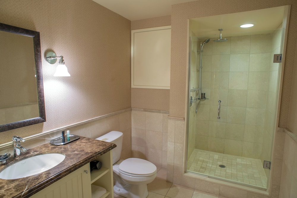 Courtyard, Suite, King Bed