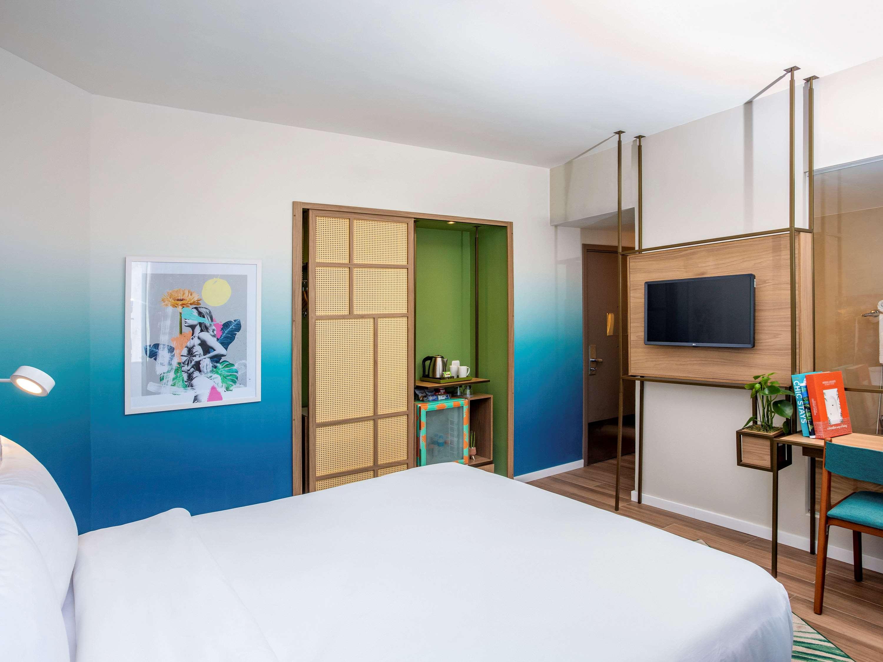 Executive, Double Bed, Lateral Side Sea View, Balcony