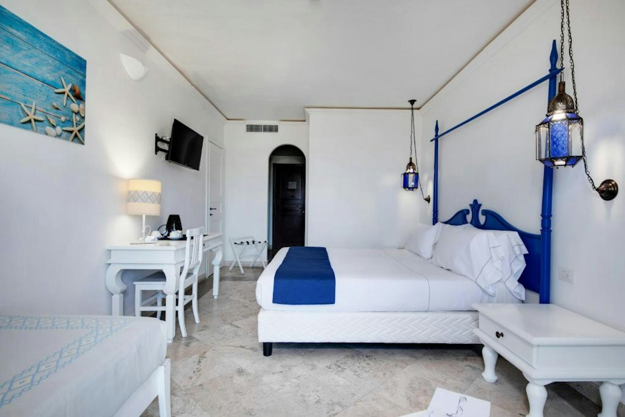 Phi Hotel Sighientu 3/18