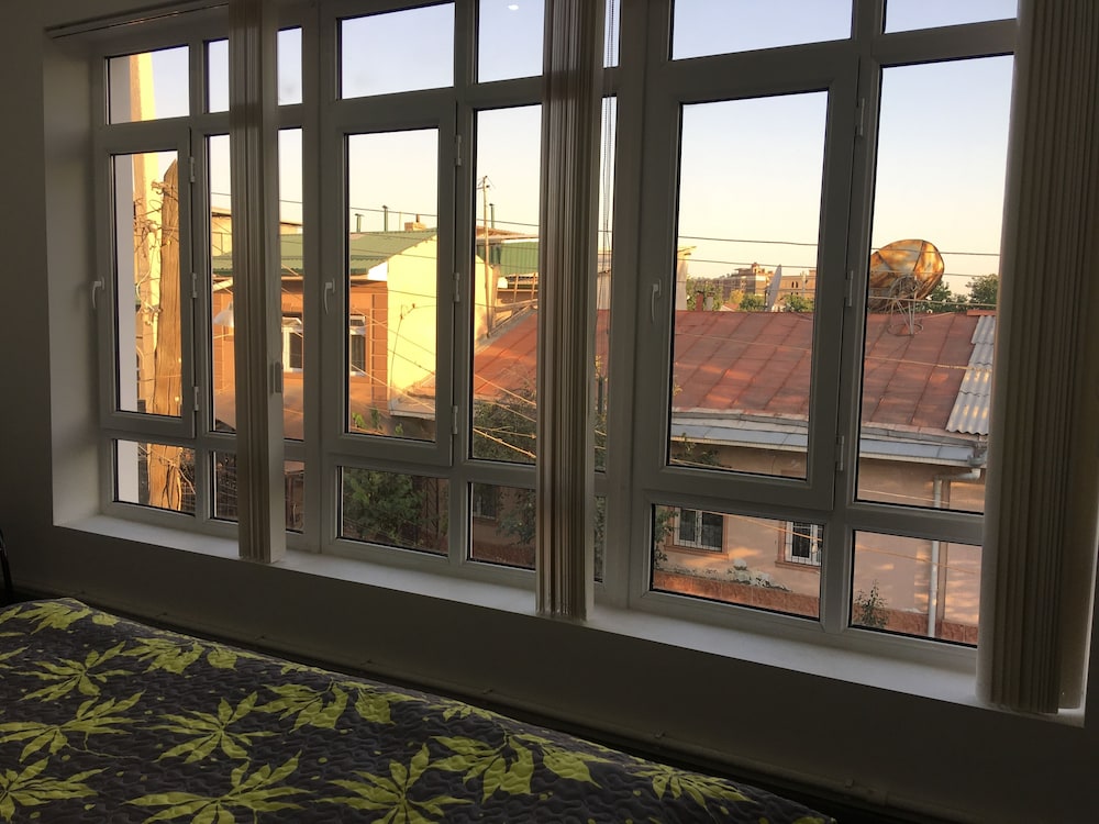 Jules Verne Hostel Tashkent 33/50