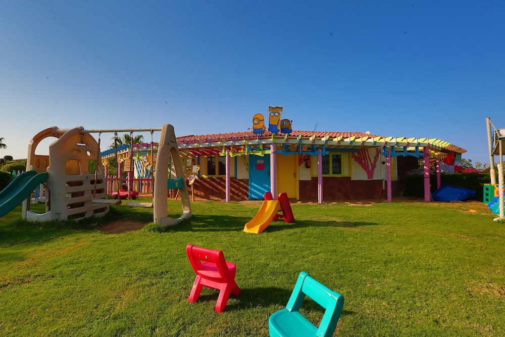 Charmillion Club Resort 41/48