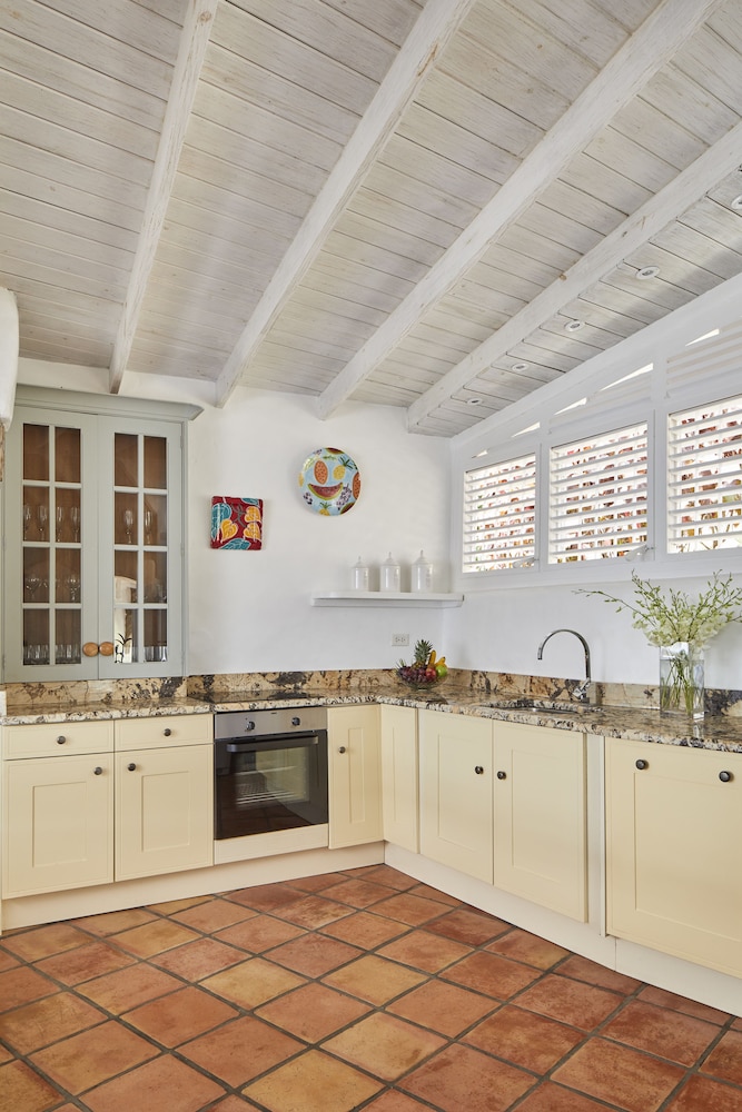 Windjammer Landing Resort and Residences 6/84