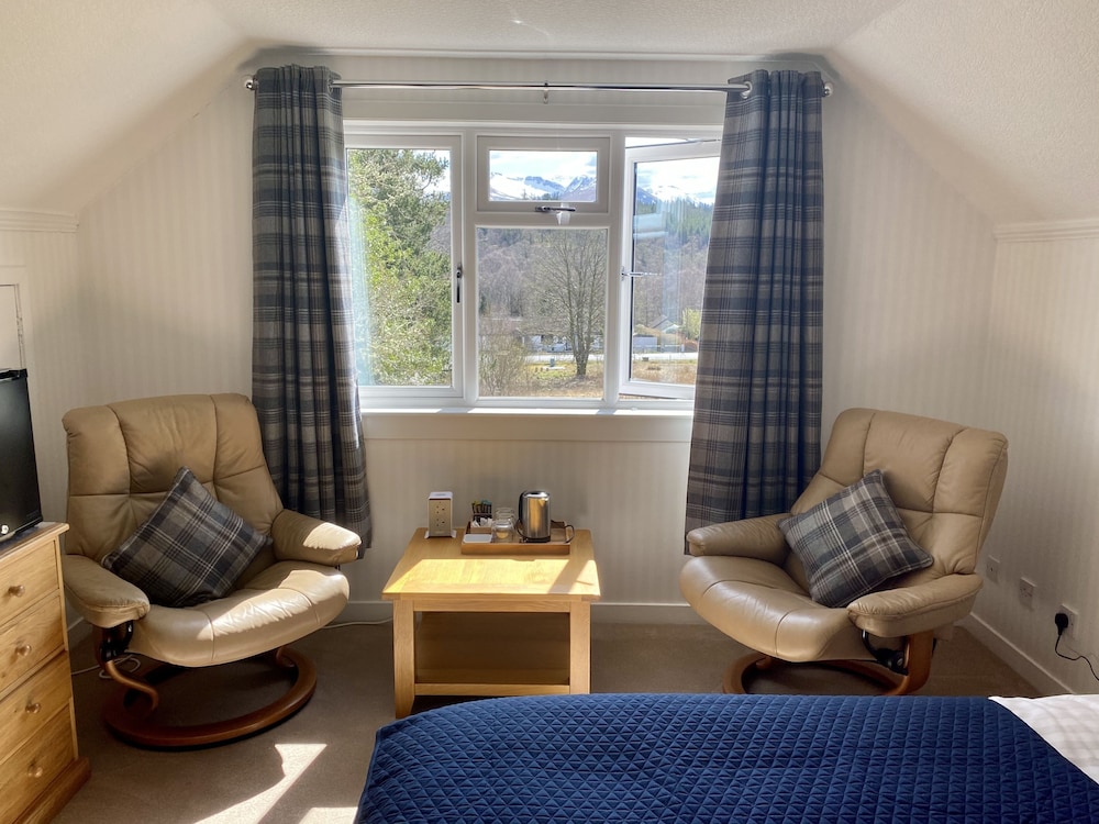 Coire Glas Guest House 14/28