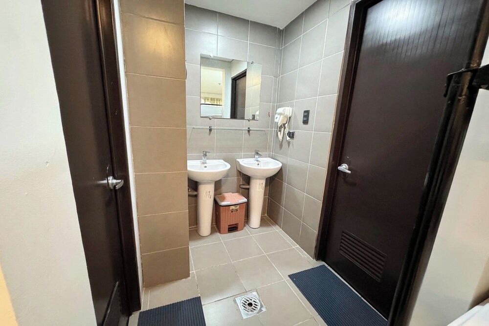 Belltower CSheLi Suites Bantay - Vigan by ZUZU 81/83