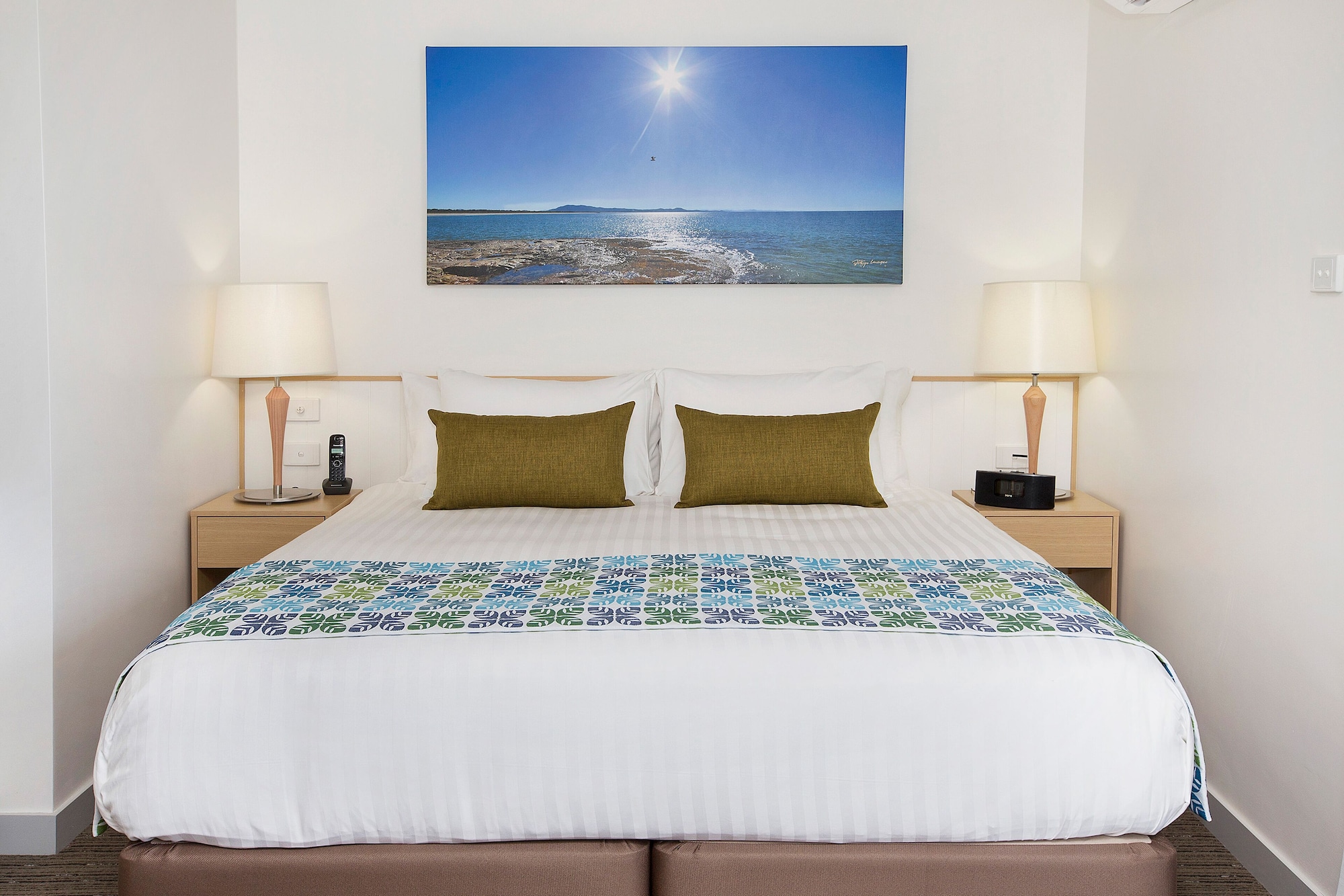 SUPERIOR, KING BED