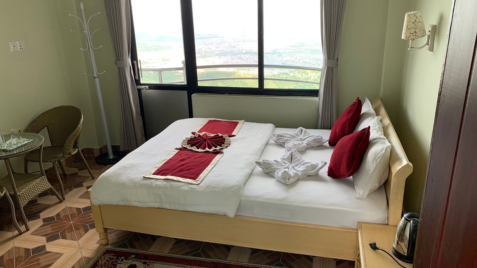1 BEDROOM, BASIC, DOUBLE BED, VALLEY VIEW