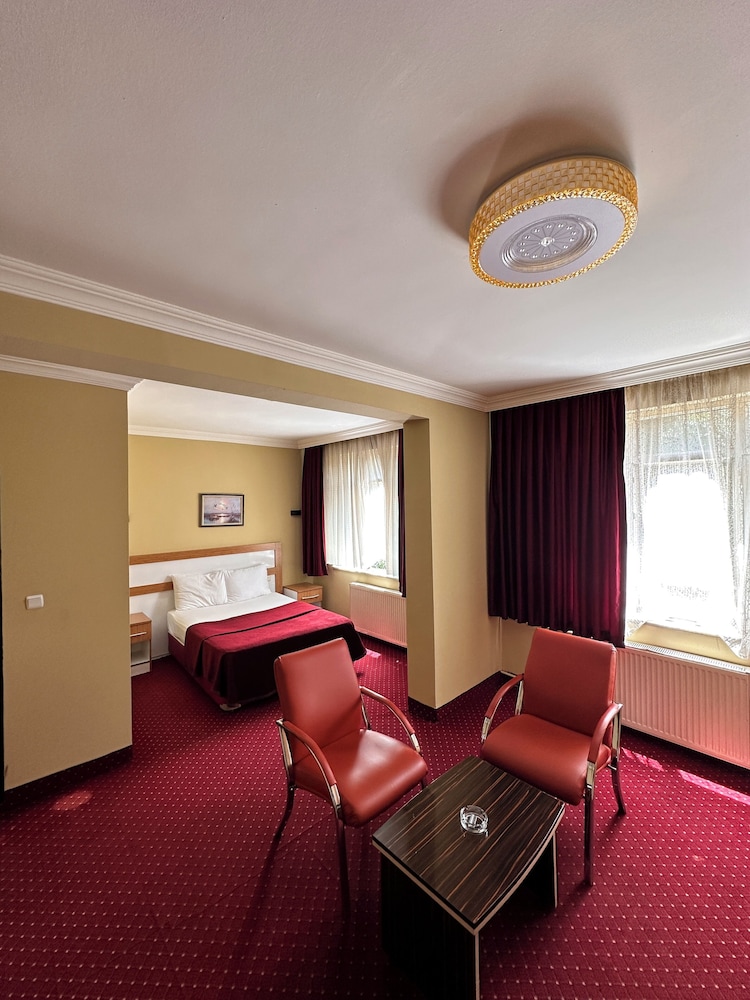 Mina 1 Hotel 38/50