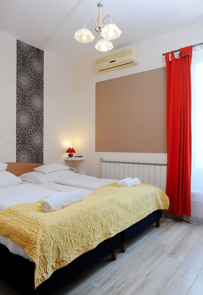 Hotel Papillon 23/50