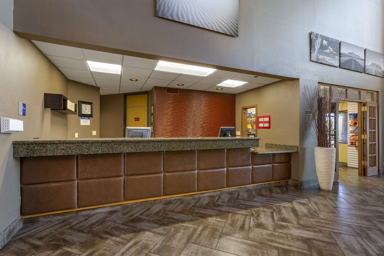 Best Western Plus Scottsdale Thunderbird Suites 7/46