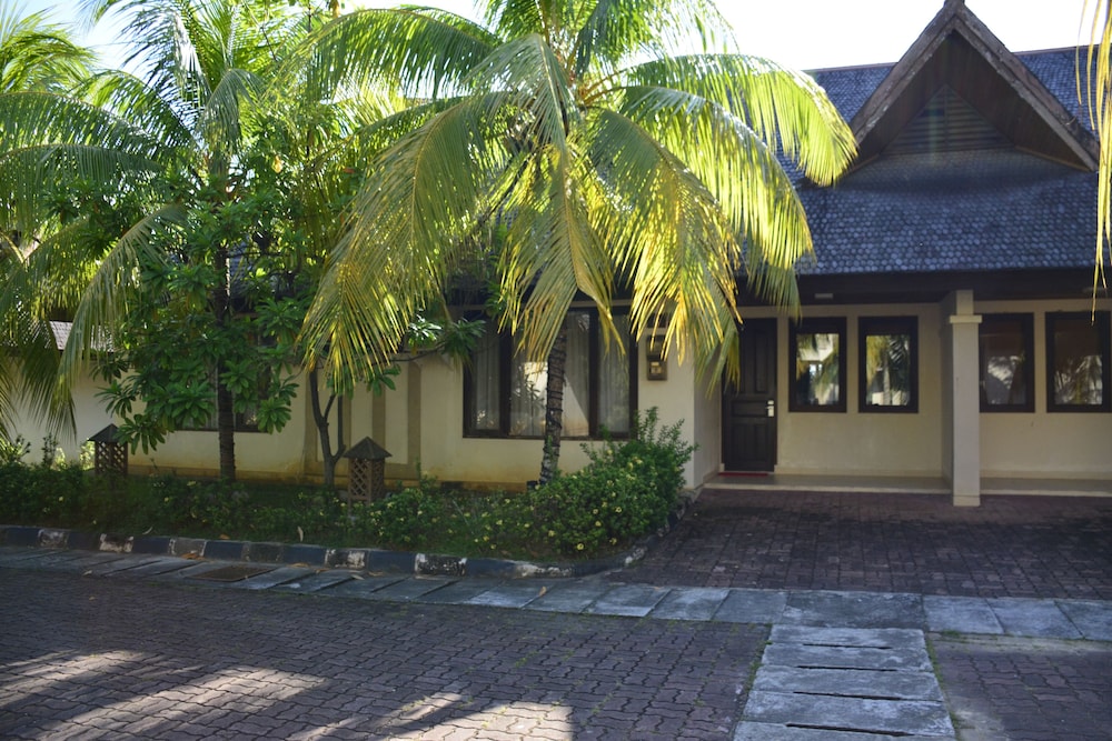 Town House Bukit Damai Indah Hotel and Residence 38/49