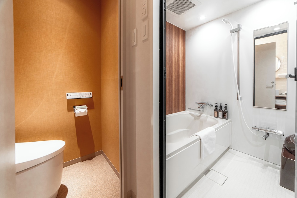 Room, Queen Bed, Cinnamon Hotel 5/8