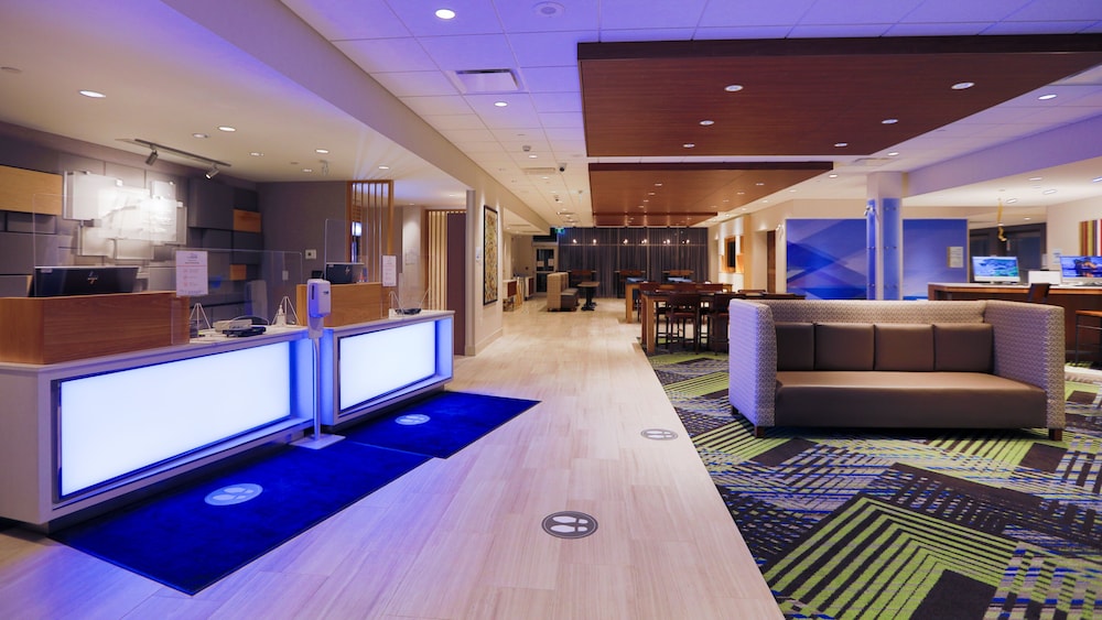 Holiday Inn Express and Suites Welland 9/65