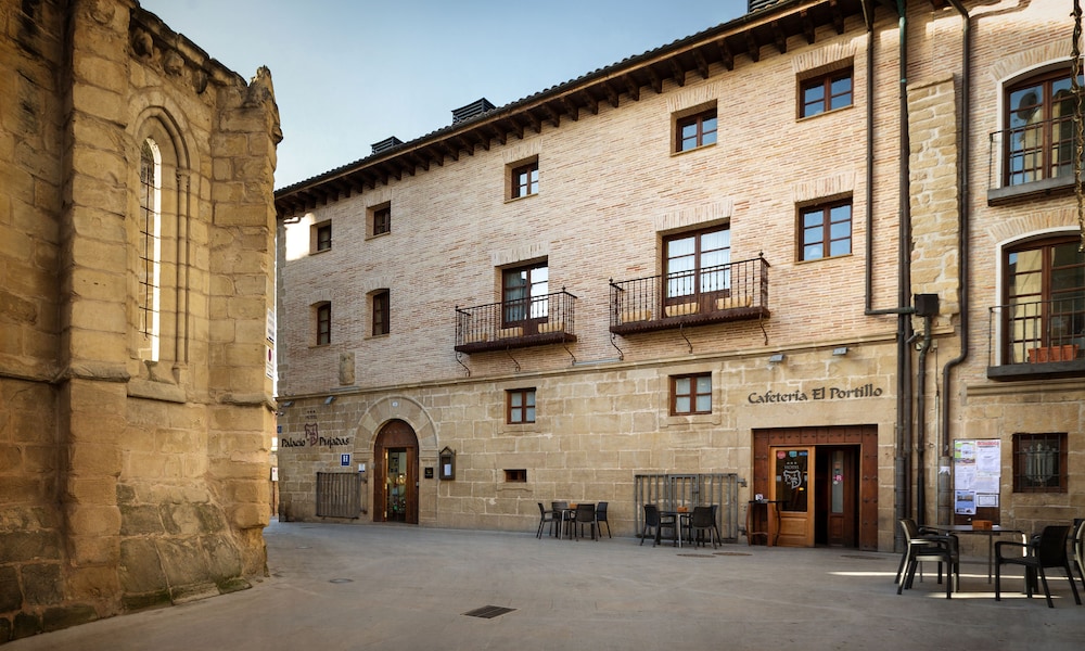 Palacio de Pujadas 30/33