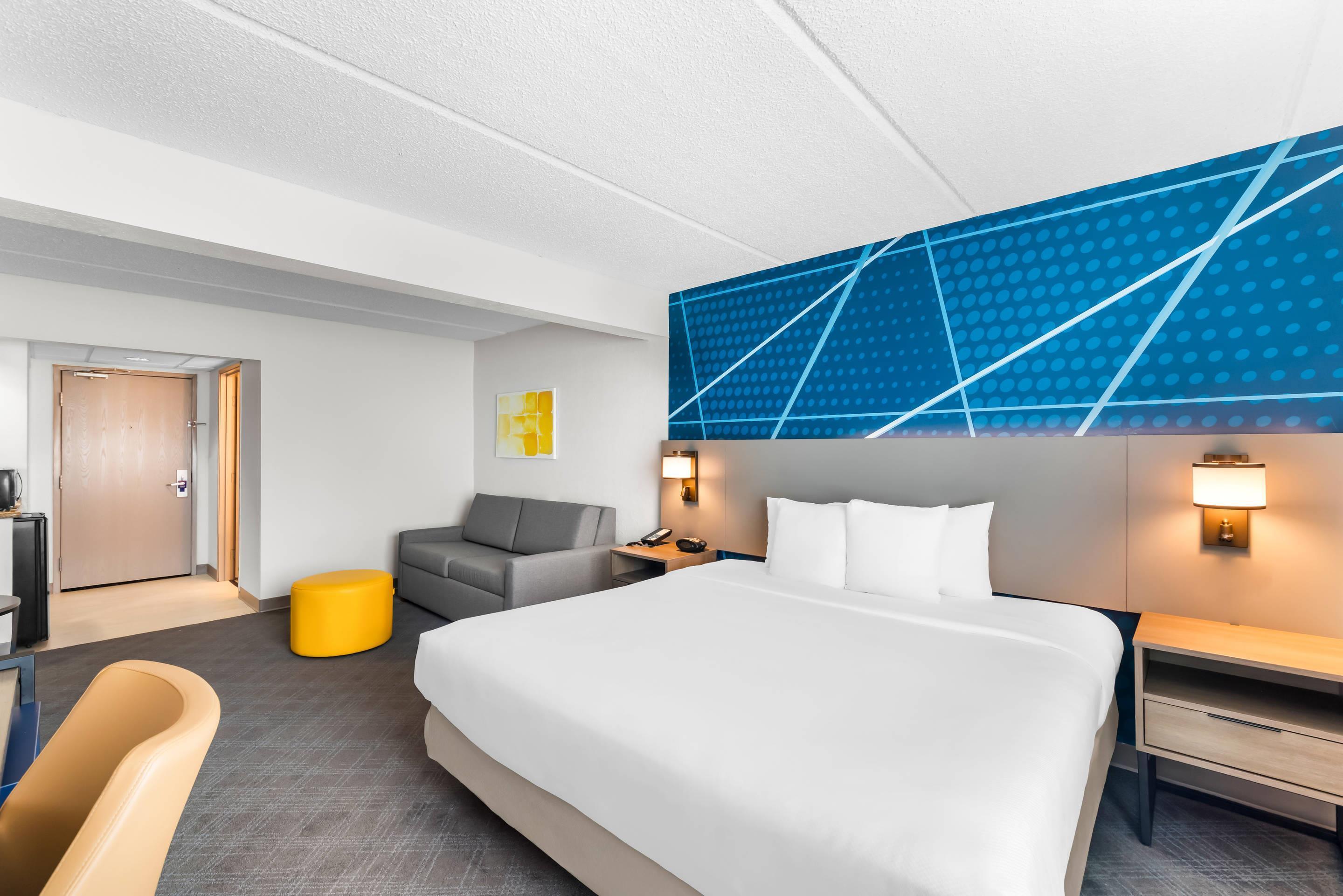 BUSINESS, SUITE, KING BED