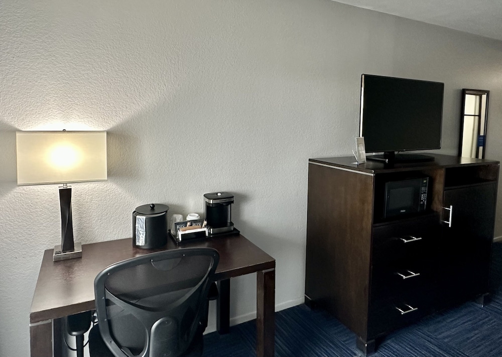 Pacific Inn 59/65