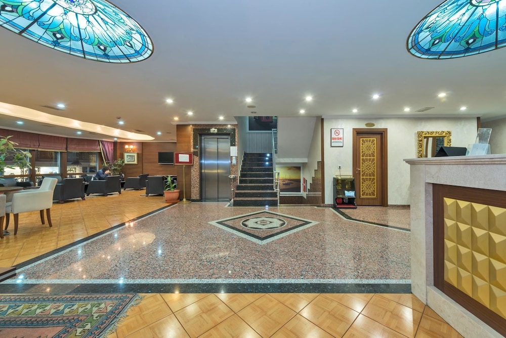 Lobby at Dalan Hotel, ISTANBUL