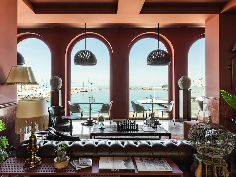 SeePort Hotel 43/81