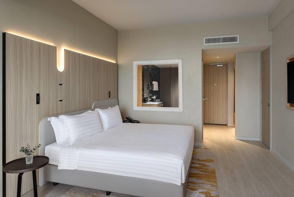 CLUB, EXECUTIVE, KING BED, BAY VIEW
