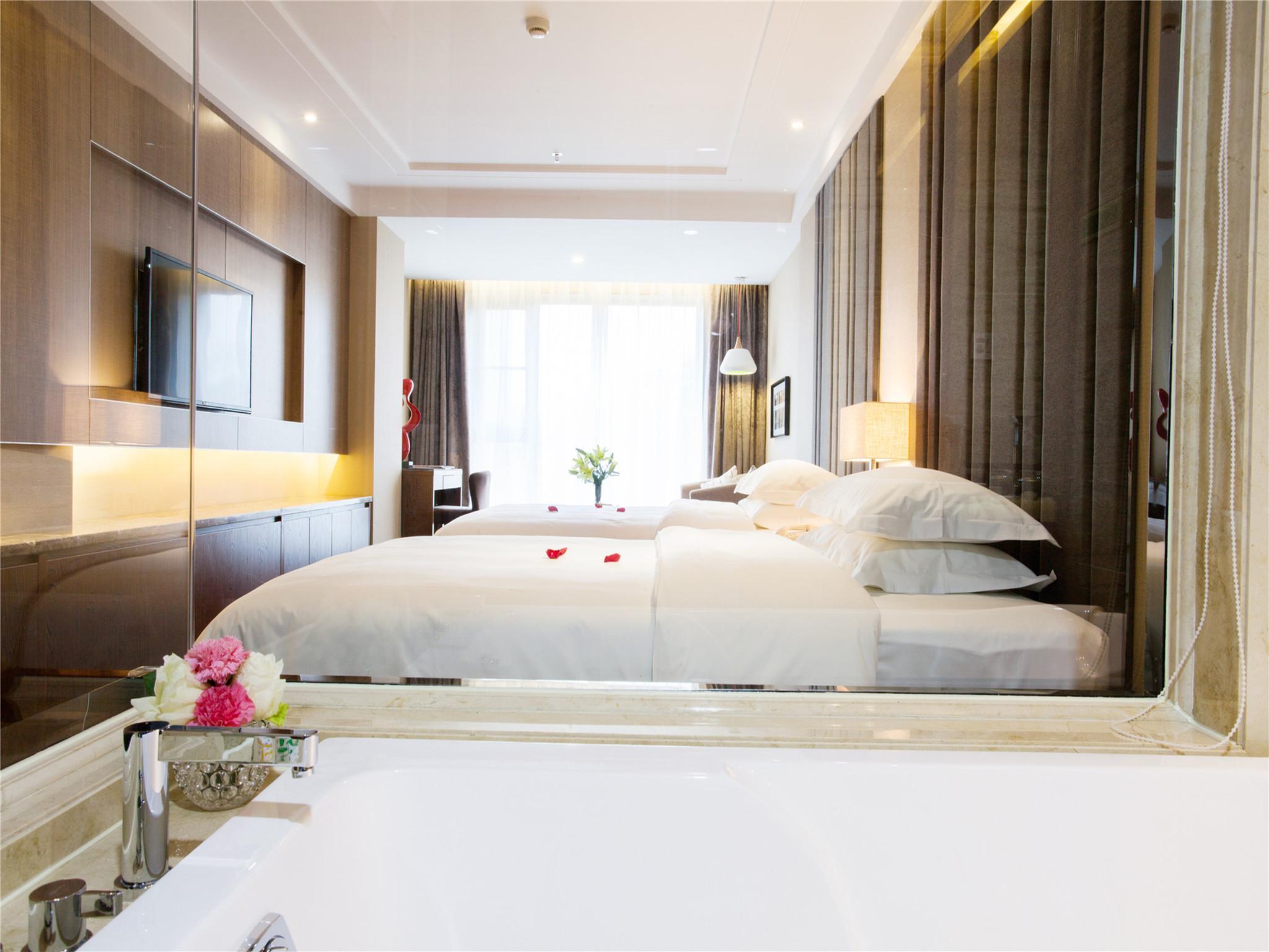 Venus Royal Hotel (East-West Lane Store, Xiangshan Park,Guilin,Guangxi) 9/16
