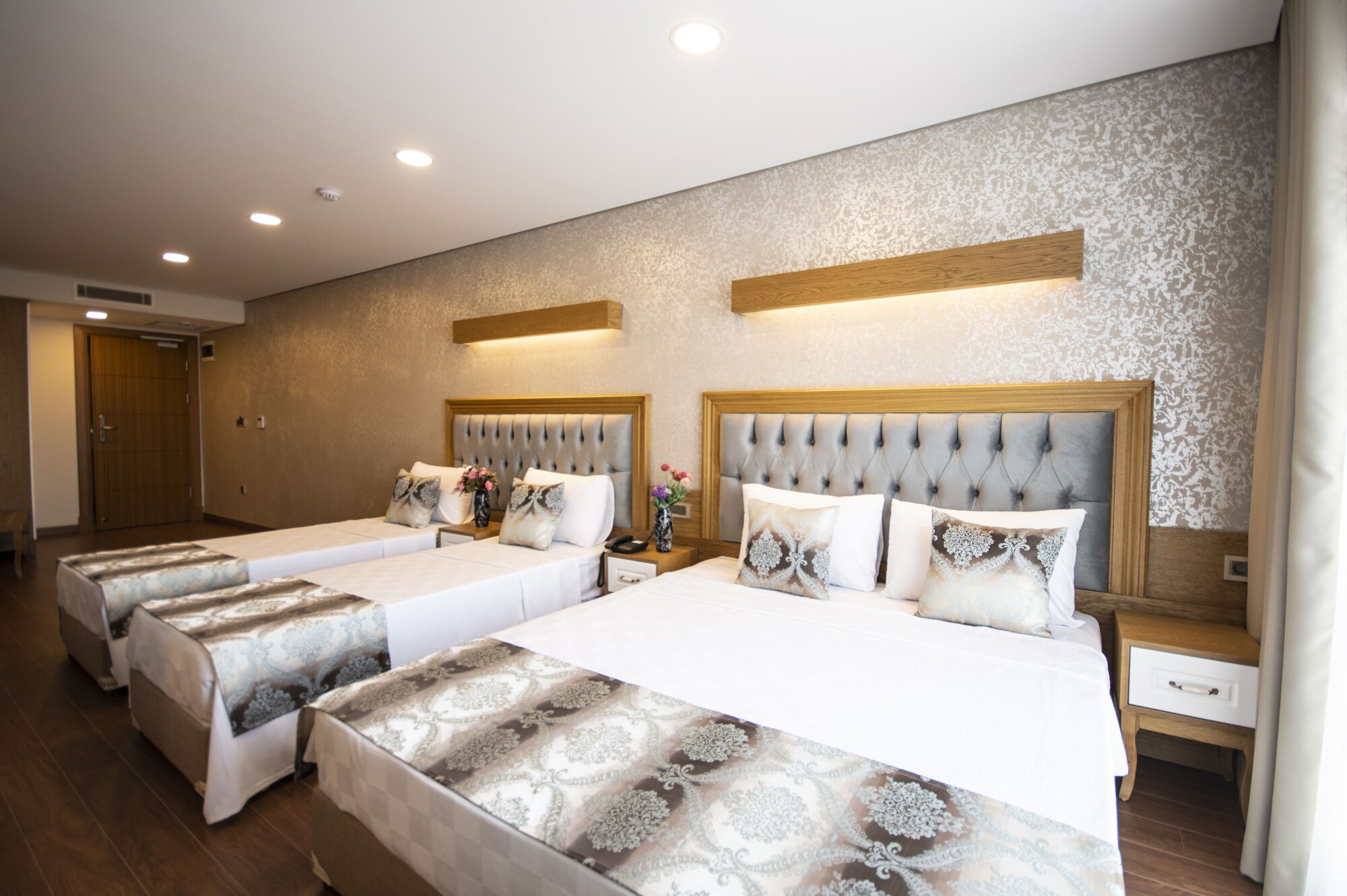 غرفة عائلية بسريرين منفصلين مع أريكة، Eliza Hotel 2/10