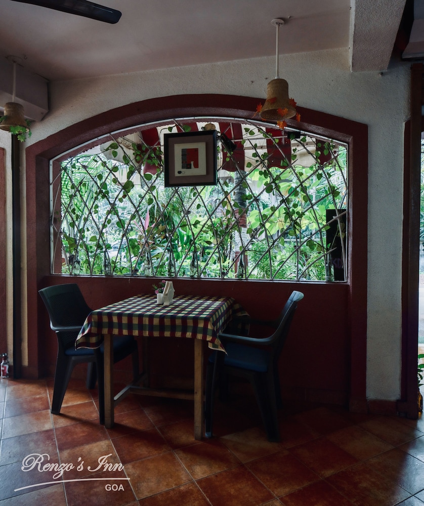 Renzo's Inn 35/50