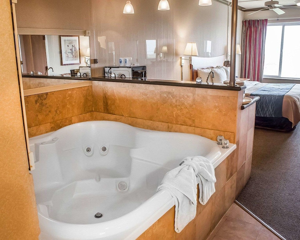 Comfort Inn and Suites Ocean Shores 10/34