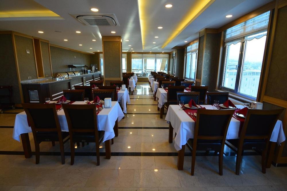 TASAR ROYAL HOTEL 30/33