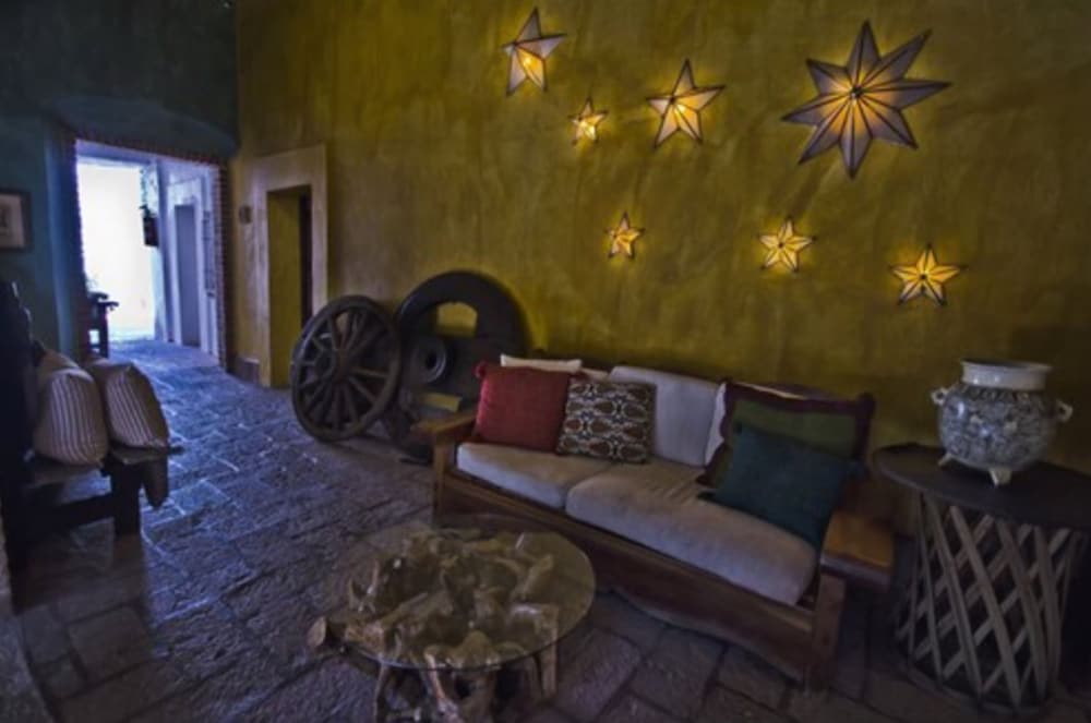 Hotel Los Arcos 46/65
