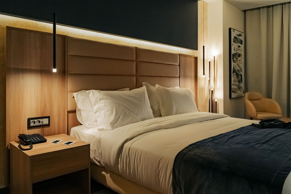 AD Hotel, Hydra 20/58