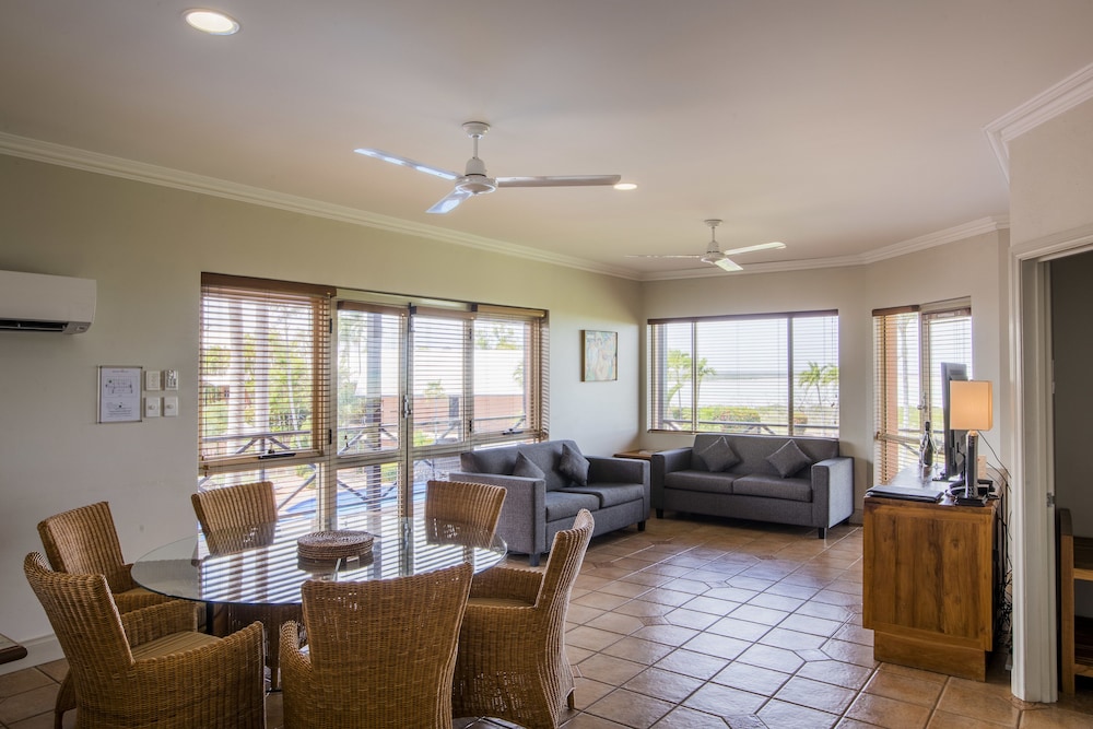 Moonlight Bay Suites 26/41