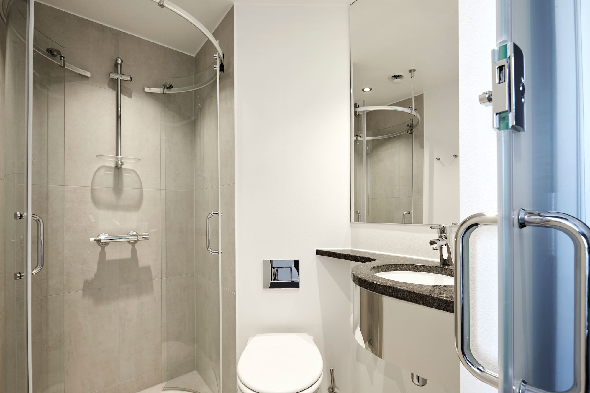 PRIVATE, 6 BEDS, PRIVATE BATHROOM
