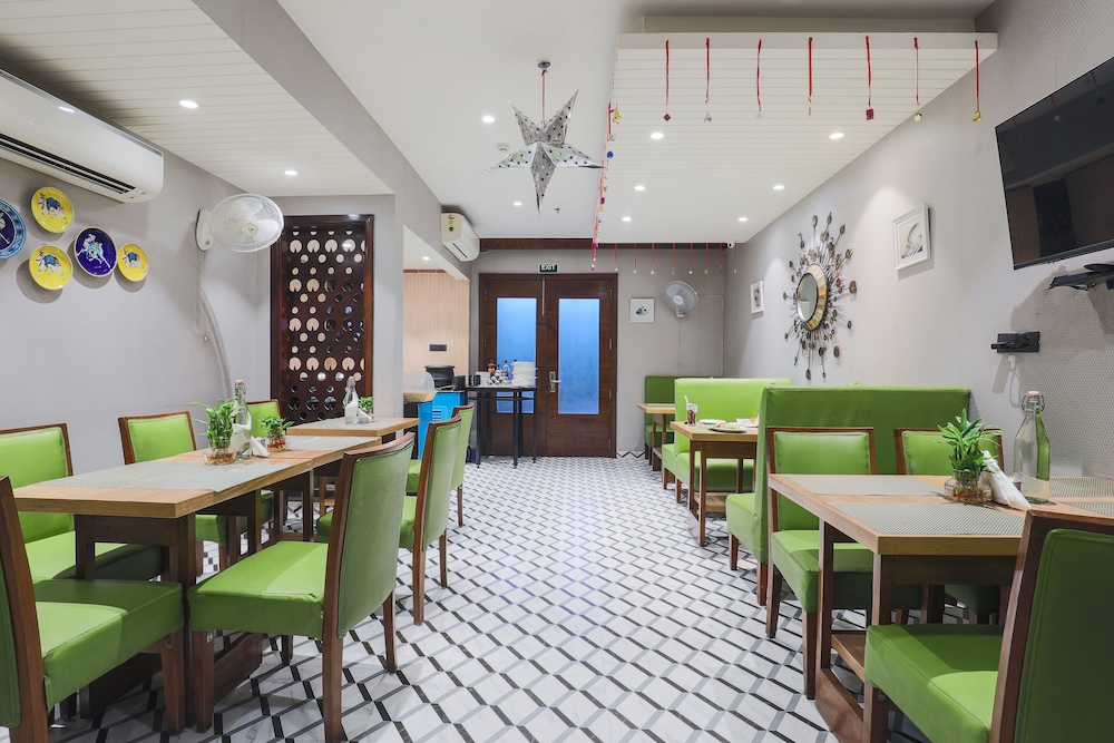 Hotel Blue Stone - Nehru Place 34/49
