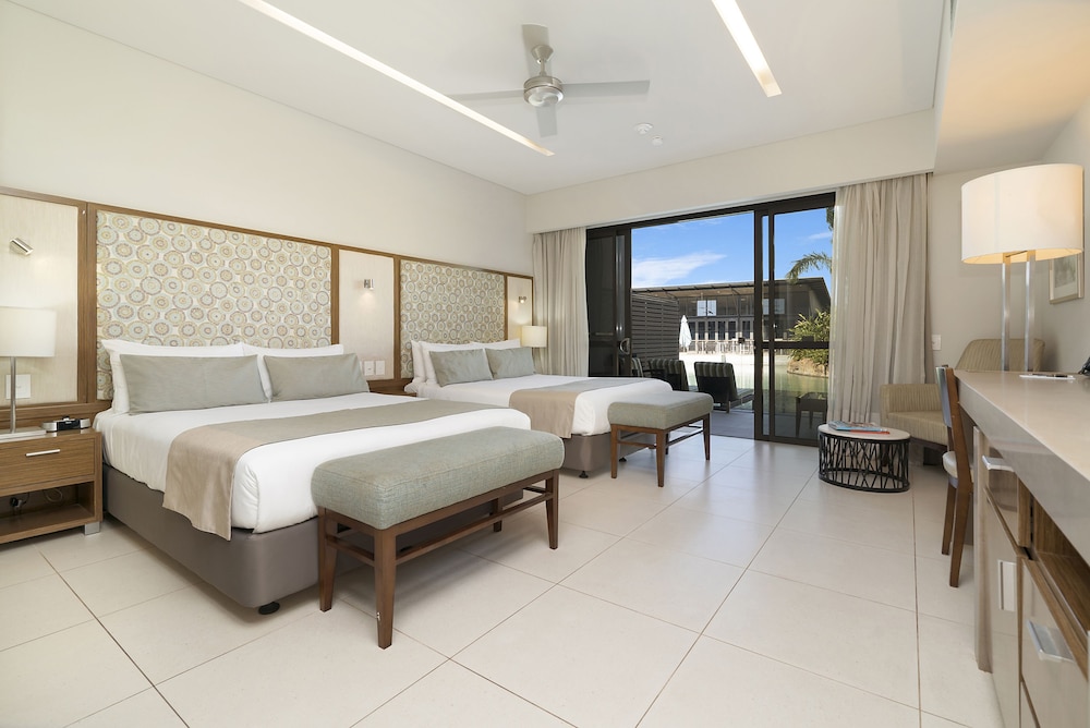 LAGOON, RESORT, SUPERIOR, 2 QUEEN BEDS