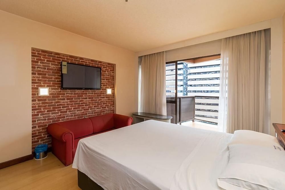 Kubitschek Plaza Hotel 30/50