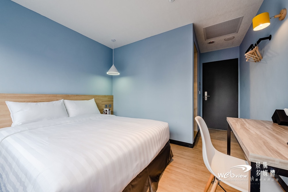 Prince Hotel 15/50