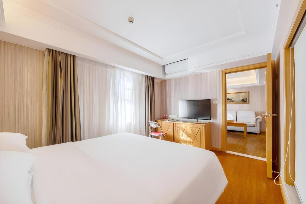 Vienna Hotel (Shenzhen Gushu Metro Station) 26/56