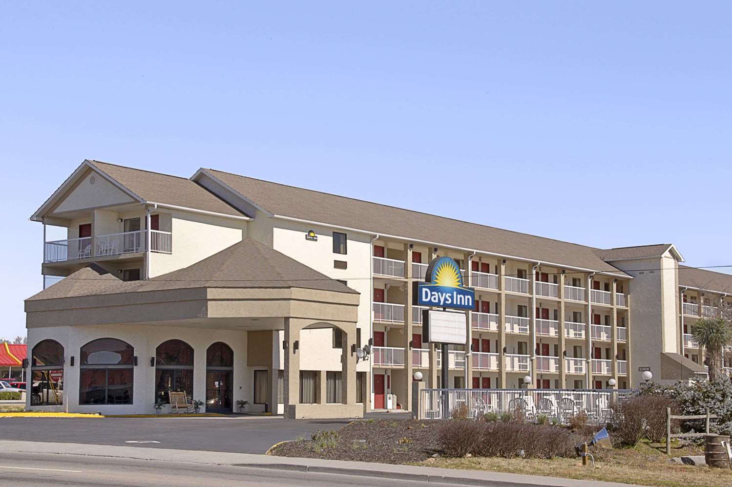 Days Inn by Wyndham Apple Valley Pigeon Forge/Sevierville 2/7