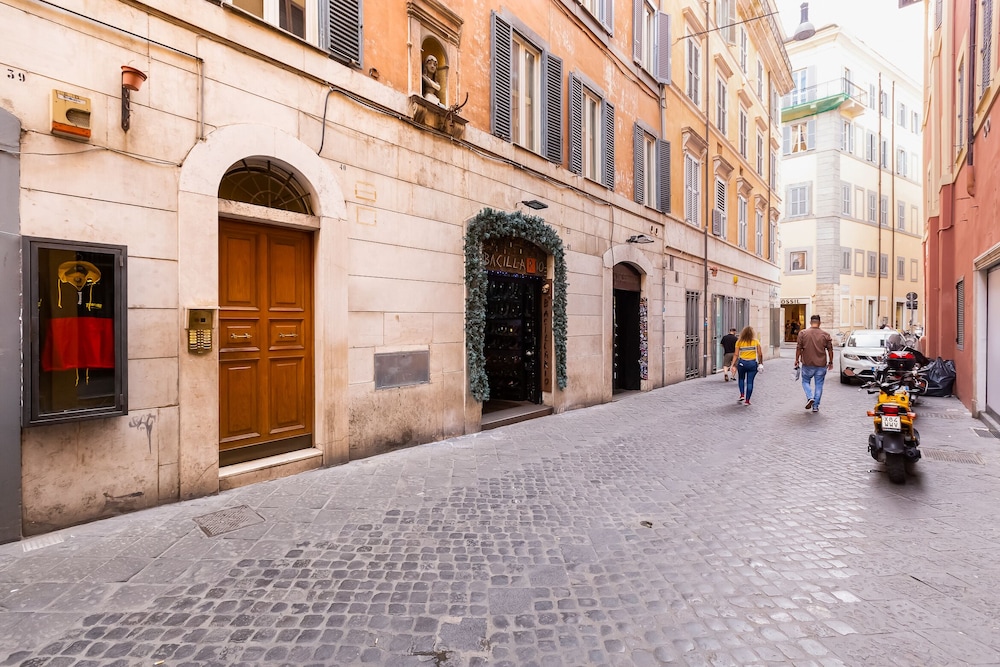 Historical Apartment near Spanish Steps 14/19