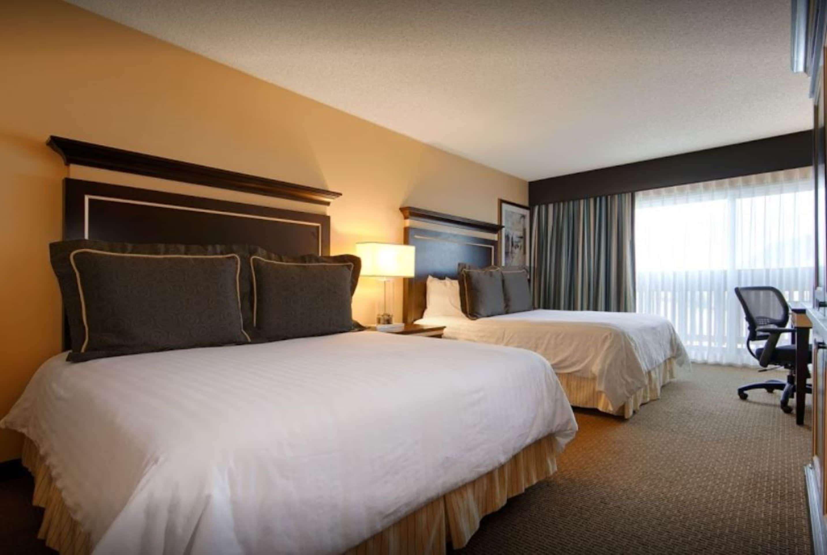 Room, 2 Queen Beds, Skyline View
