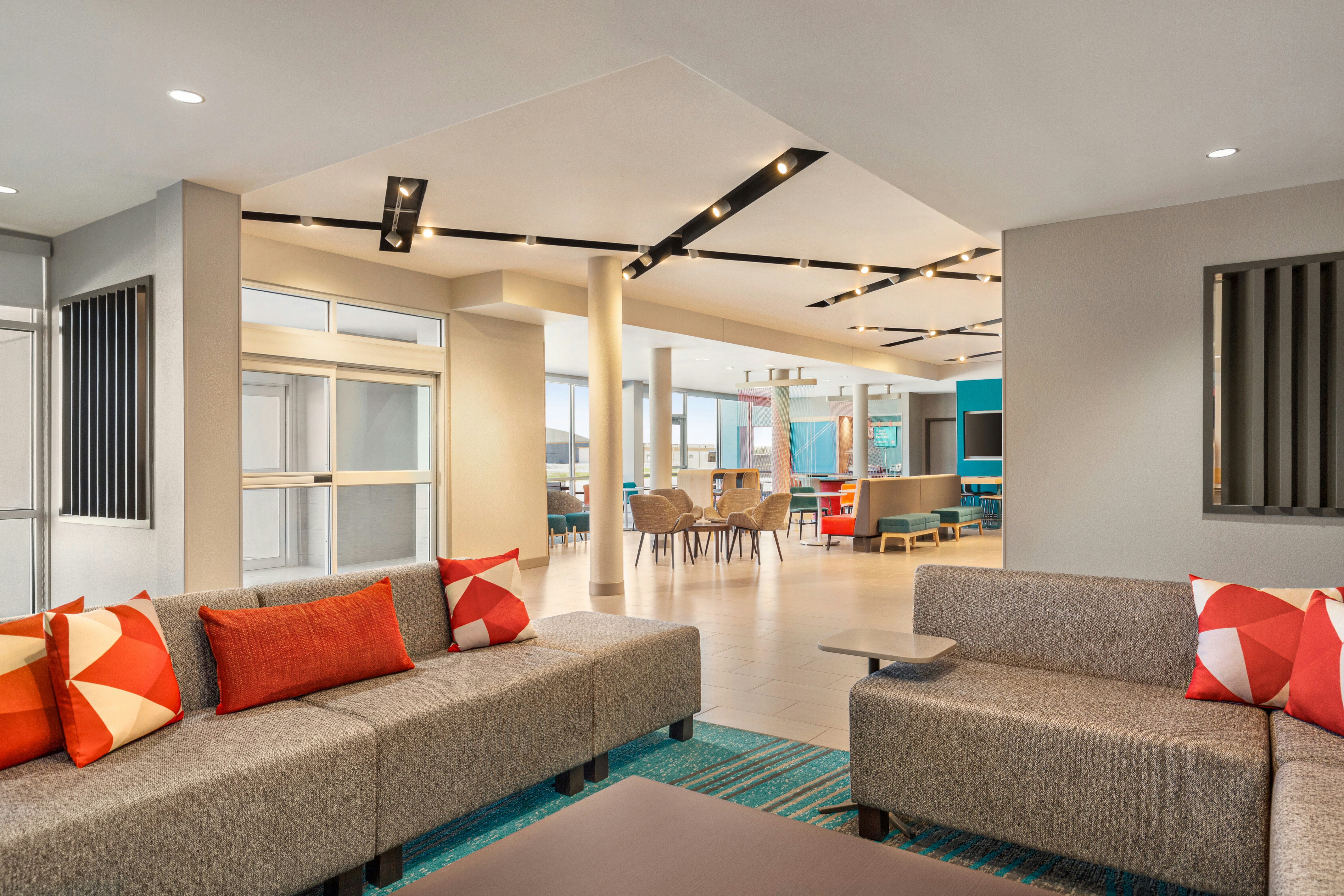 Avid Hotels Boston Logan Airport - Revere 34/66