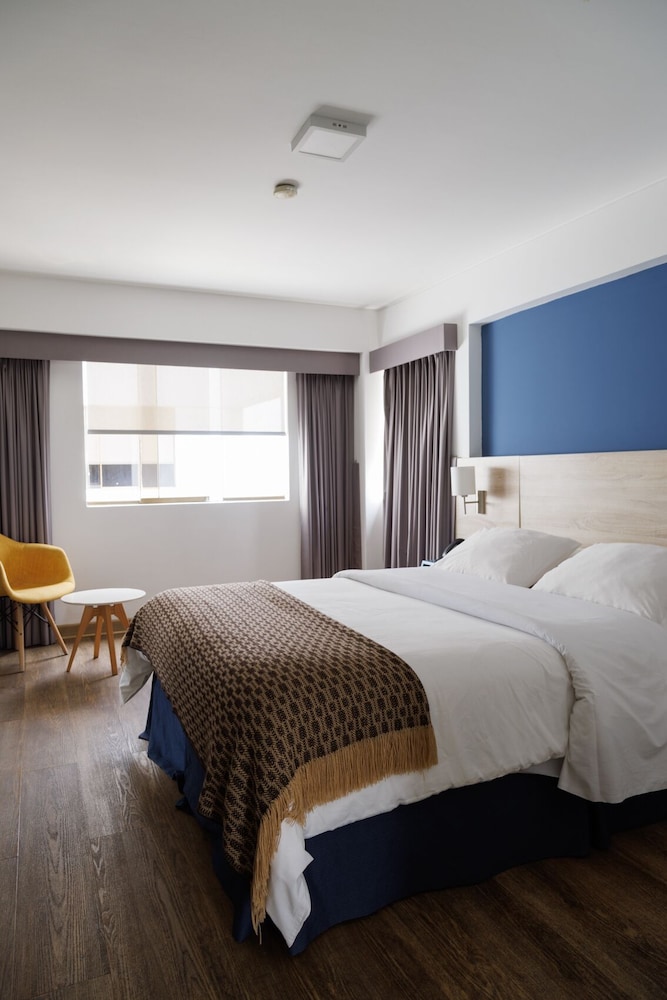 1 BEDROOM, EXECUTIVE, KITCHENETTE