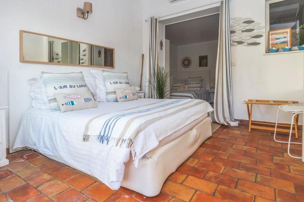 Hôtel De La Plage Mahogany 39/66