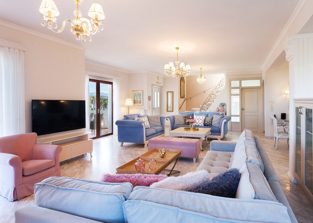 Villa Vanelia Mare 19/35