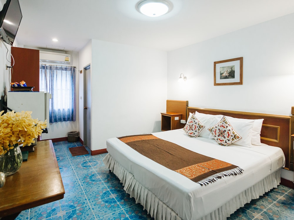 Room, King Bed, No Balcony, Small، Rendezvous Oldtown Chiangmai (SHA Extra Plus) 2/6