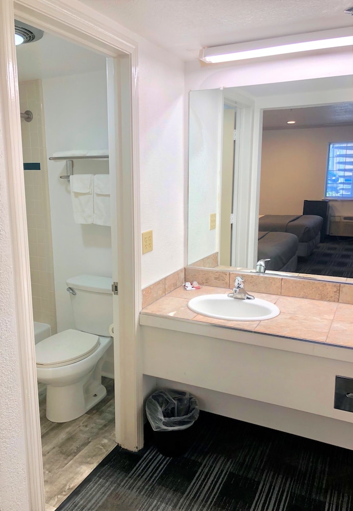 BridgePoint Inn Daly City 16/39