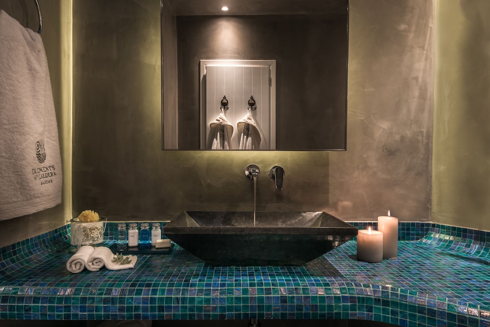 Elements Of Caldera Suites 25/50