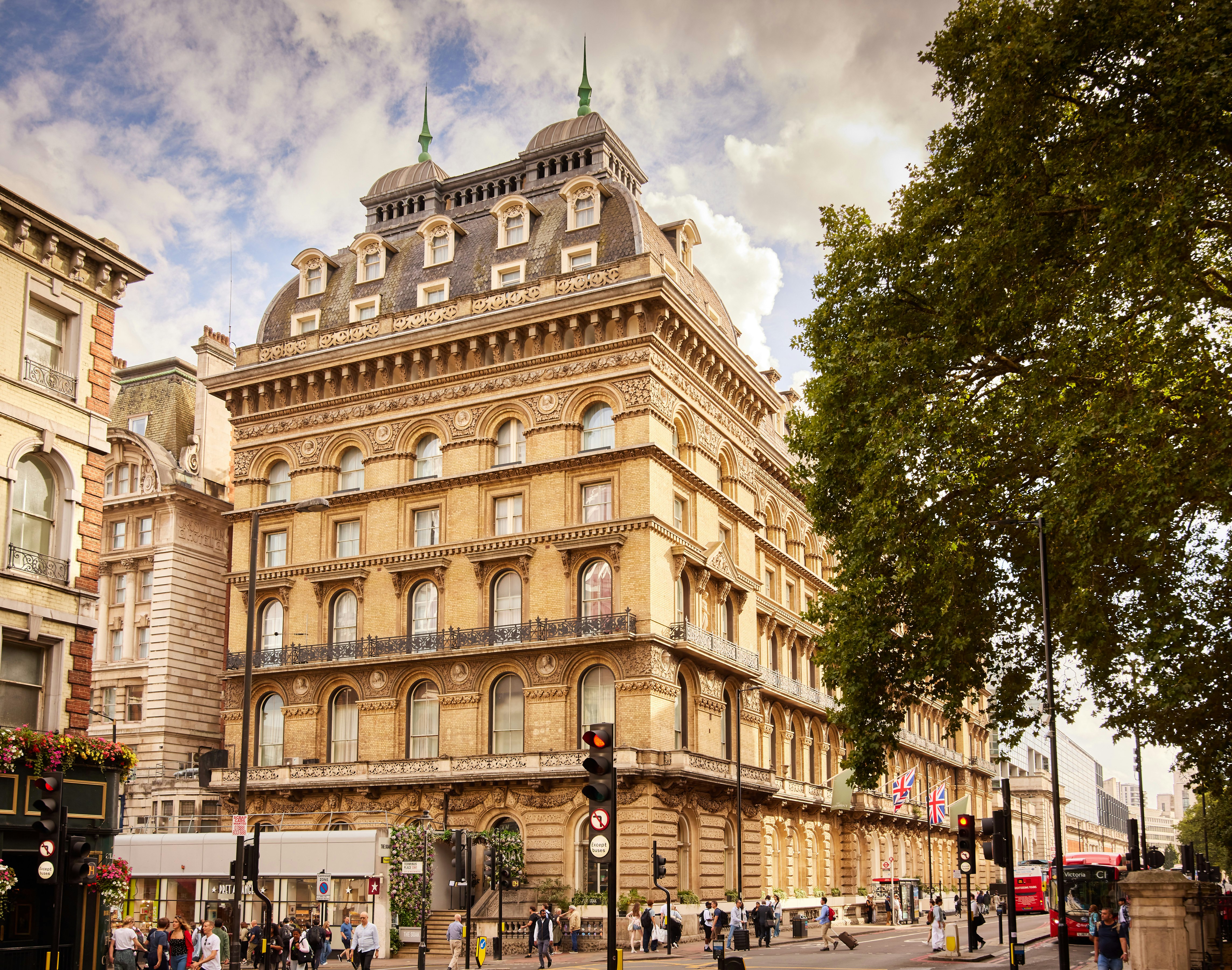 The Clermont London, Victoria in LONDON