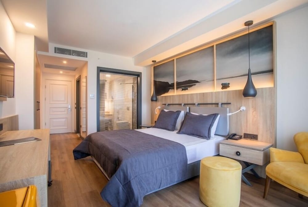 MAIA Luxury Beach Hotel & Spa 14/50